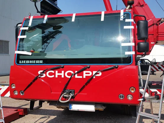 Autoglas Scheibentausch Kran