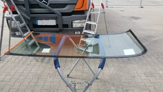 Spezialscheibe für Sonderfahrzeug